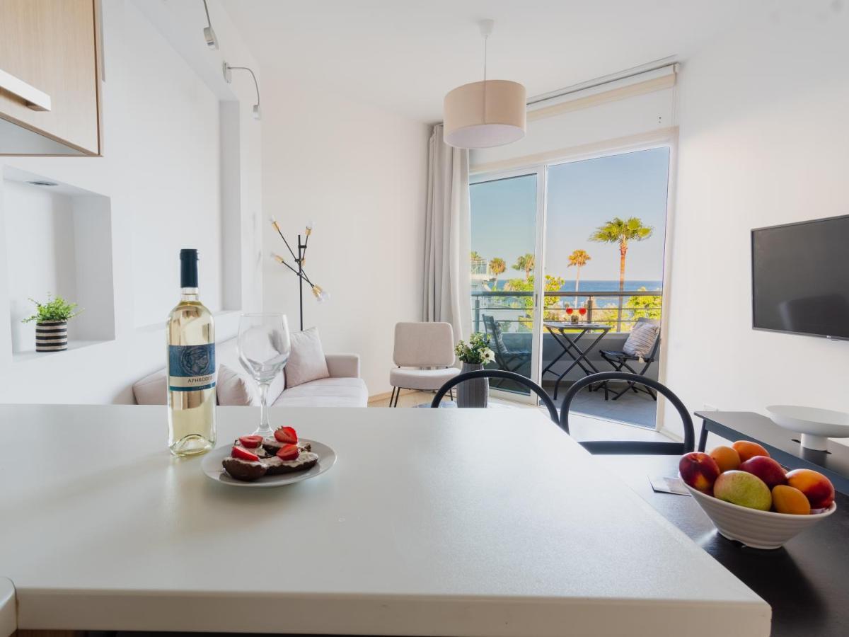 Sanders Ermitage On The Beach - Delightful 1-Bedroom Apartment With Sea View Lemesós Eksteriør bilde
