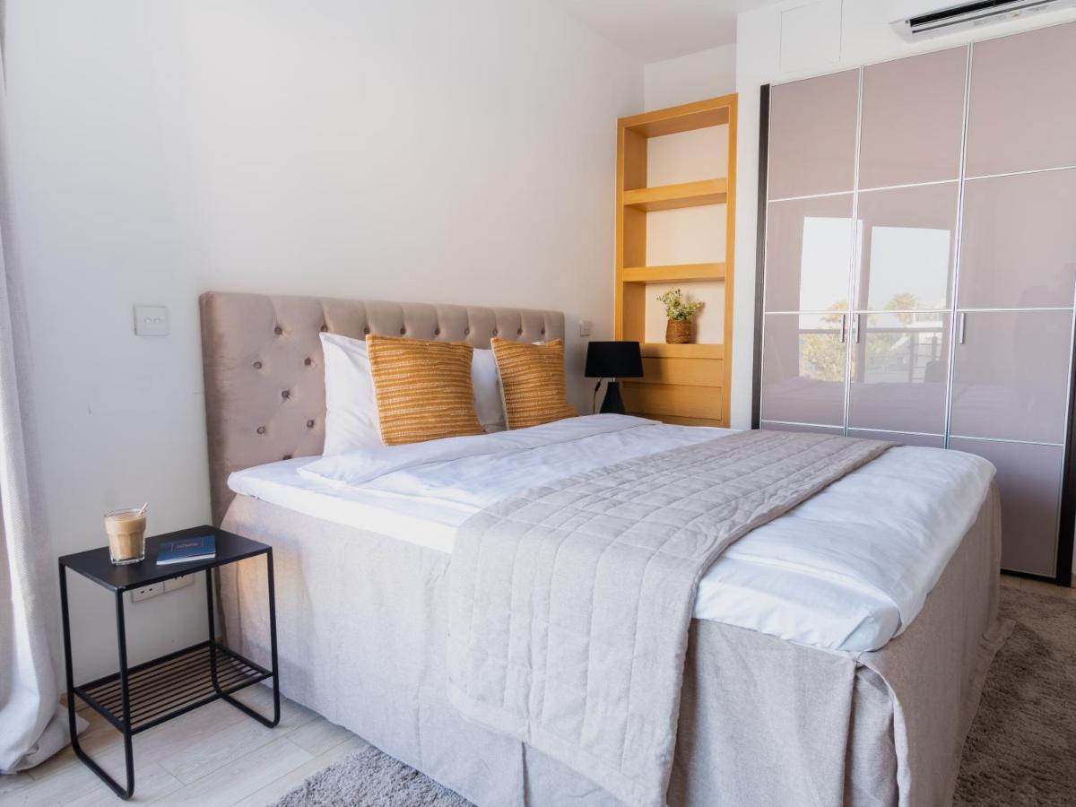 Sanders Ermitage On The Beach - Delightful 1-Bedroom Apartment With Sea View Lemesós Eksteriør bilde